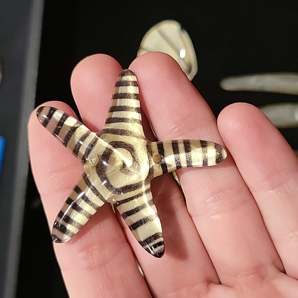 Beautiful handmade resin beads - Picture 3 of 9